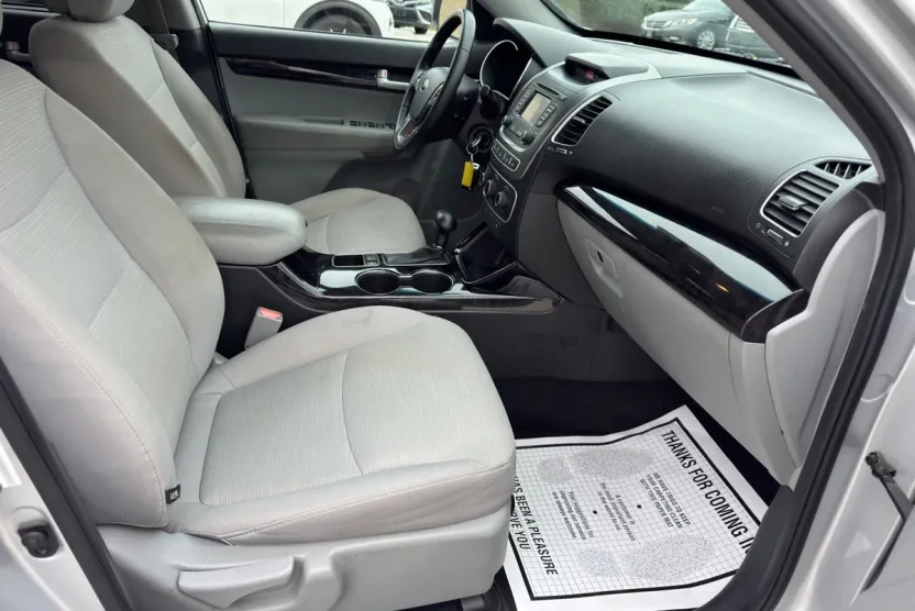 2015 Kia Sorento LX photo 1