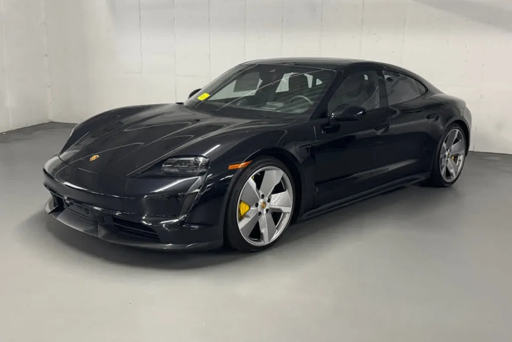 2024 Porsche Taycan Turbo S photo 1