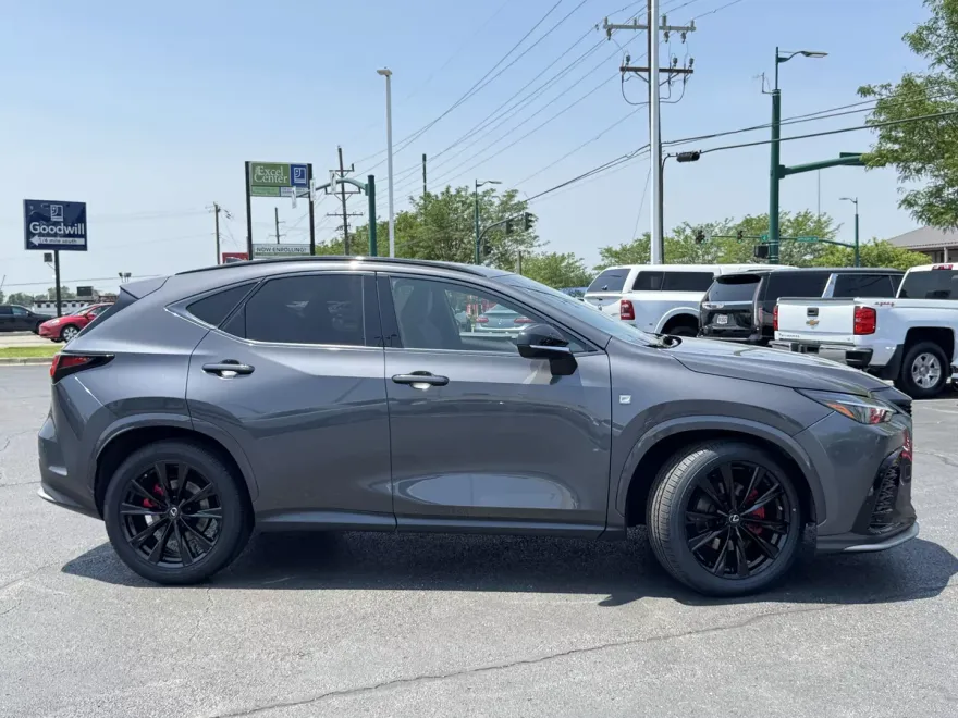 2022 Lexus NX 350 F SPORT Handling AWD photo 1