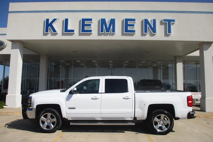 2018 Chevrolet Silverado 1500 LT photo 1