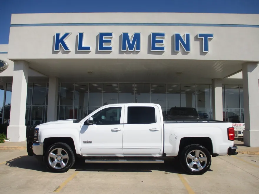 2018 Chevrolet Silverado 1500 LT photo 1