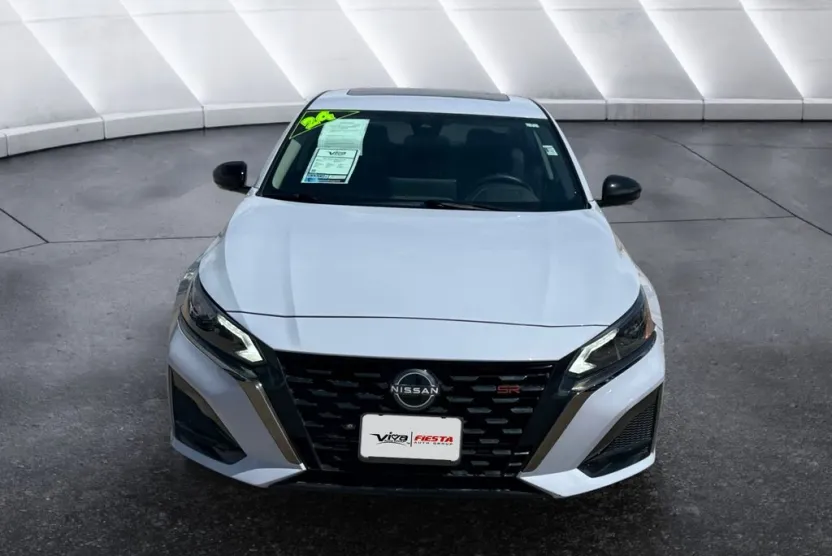 2024 Nissan Altima SR photo 1