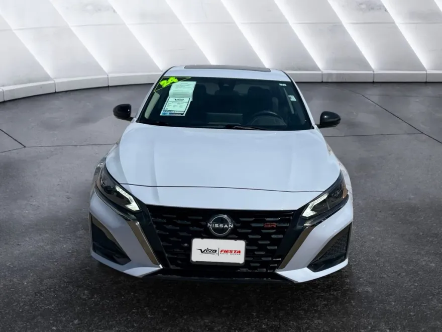 2024 Nissan Altima SR photo 1