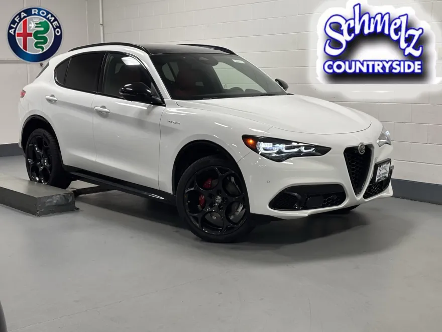 2025 Alfa Romeo Stelvio Sprint Base photo 1
