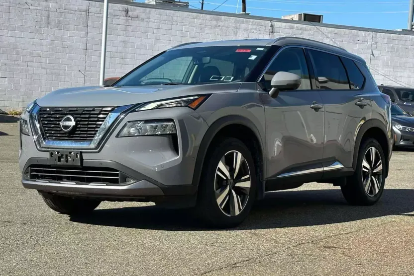 2022 Nissan Rogue SL photo 1