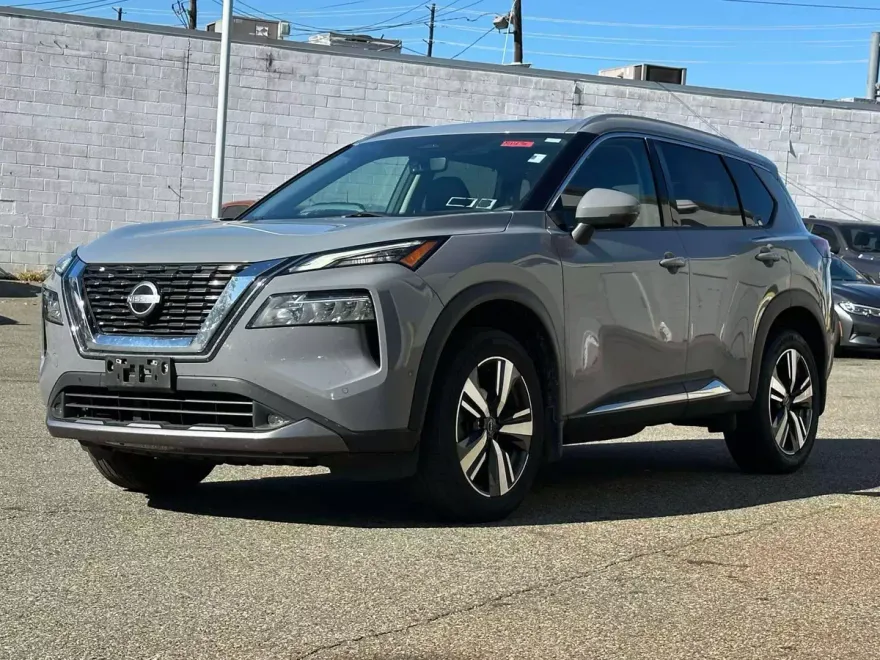 2022 Nissan Rogue SL photo 1
