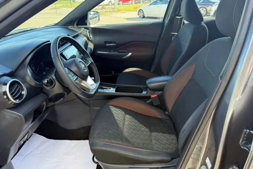 2021 Nissan Kicks SR photo 1