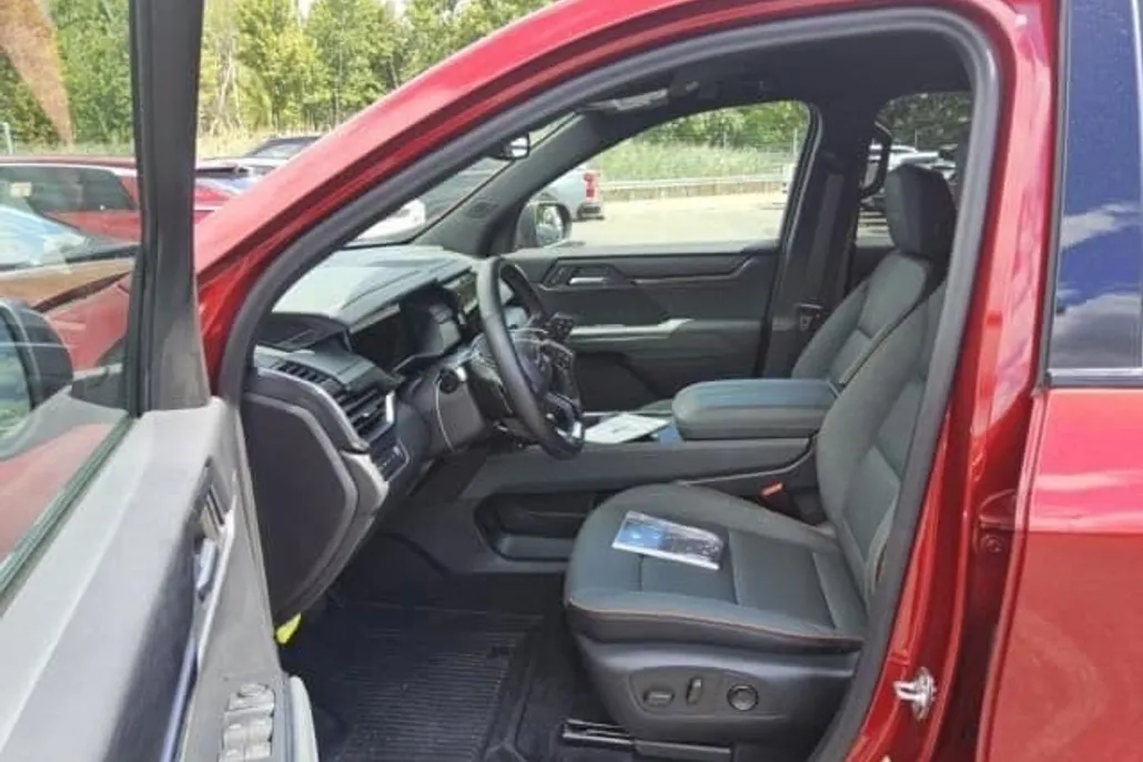 2024 Gmc Acadia AT4 photo 1