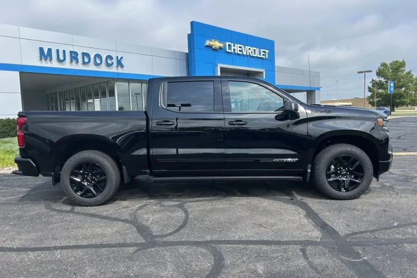 2026 Chevrolet Silverado 1500 High Country photo 1
