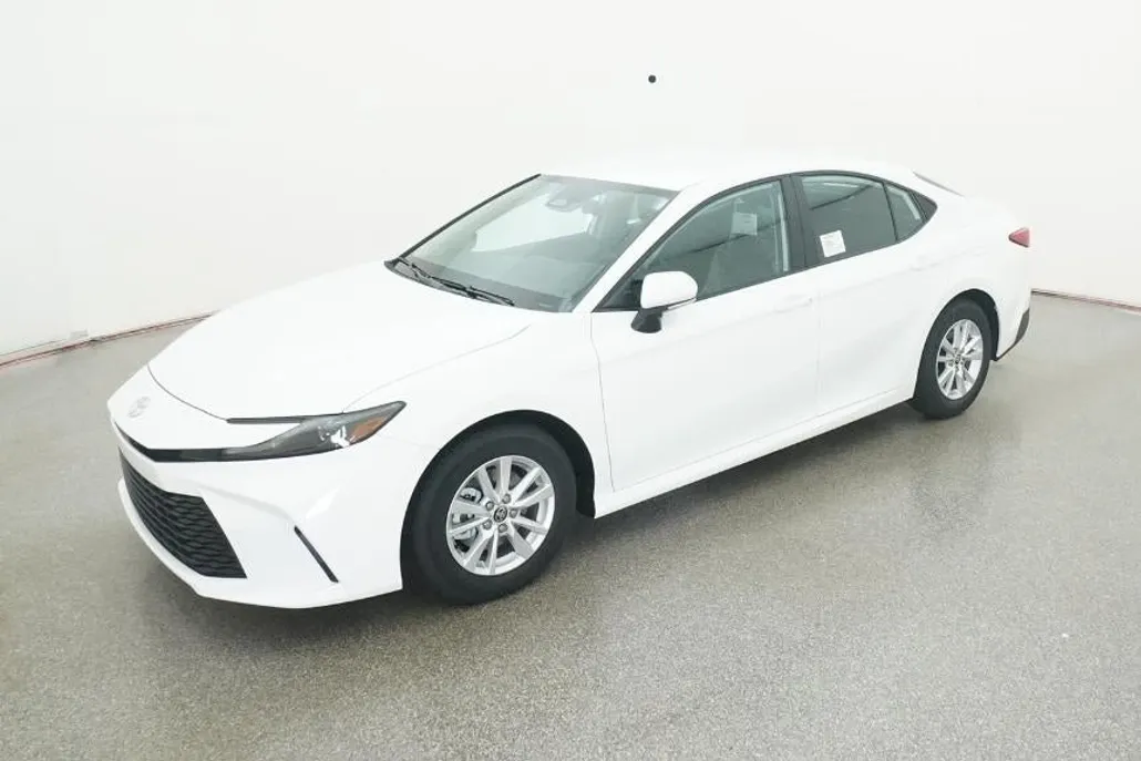 2026 Toyota Camry LE photo 1