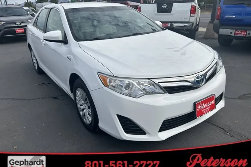 2014 Toyota Camry Hybrid LE photo 1