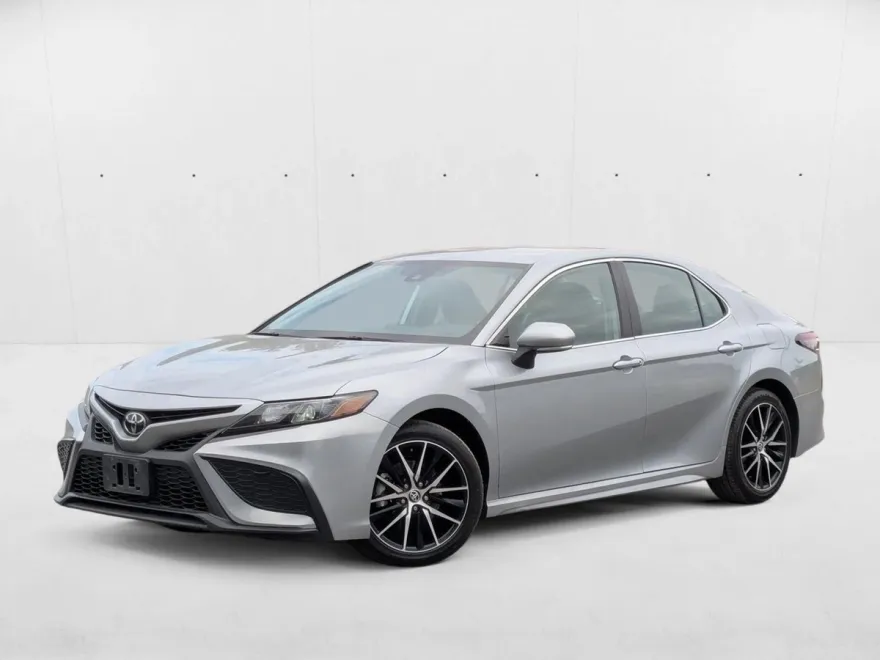 2023 Toyota Camry SE photo 1