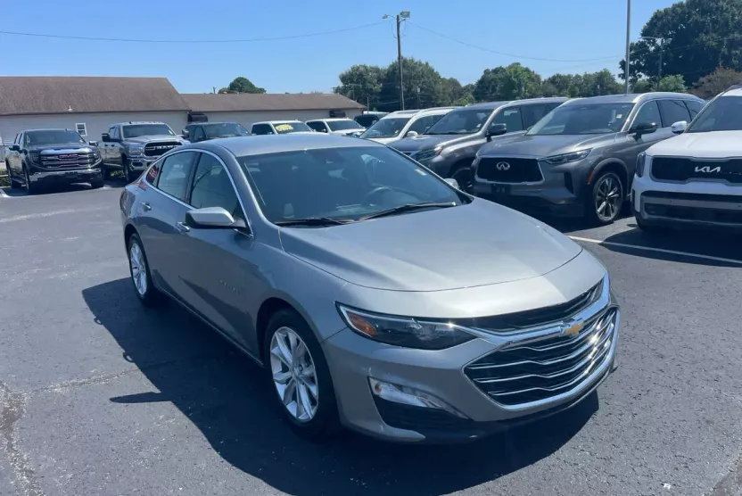 2024 Chevrolet Malibu 1LT photo 1