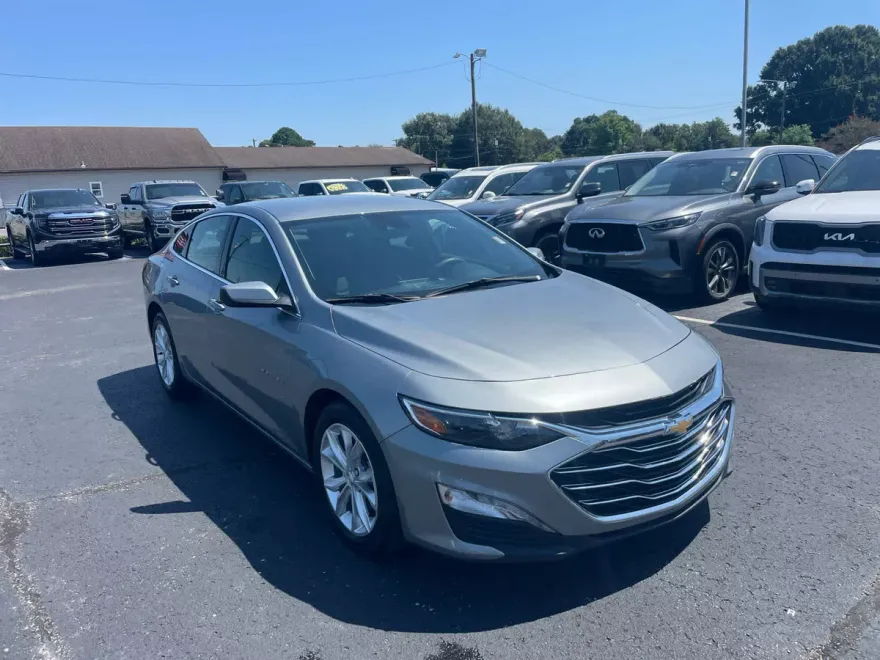 2024 Chevrolet Malibu 1LT photo 1