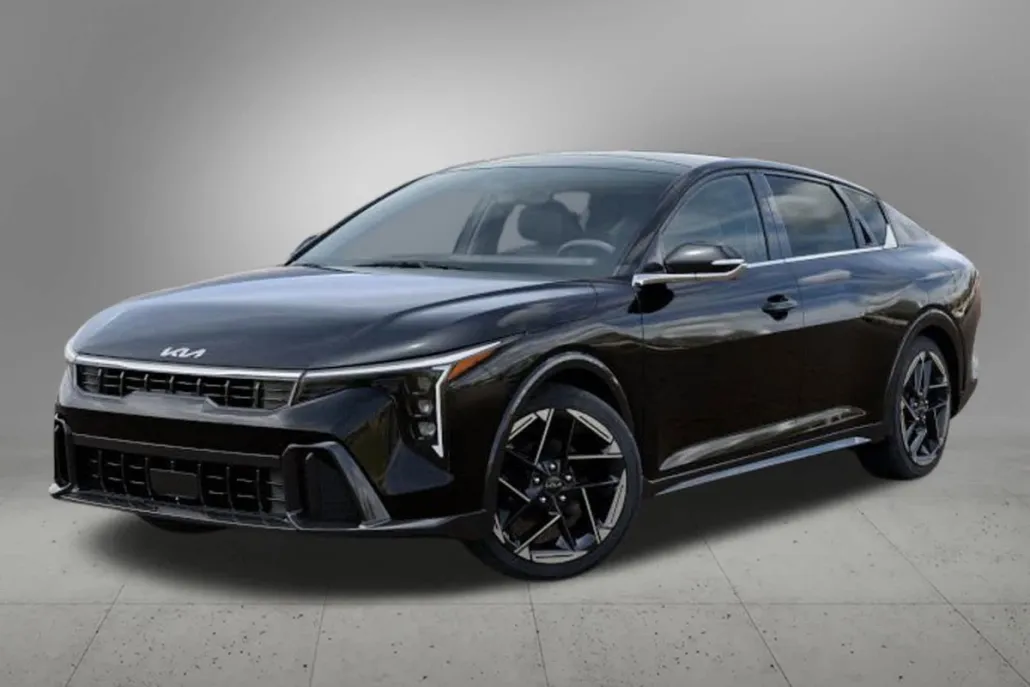 2025 Kia K4 GT-Line photo 1