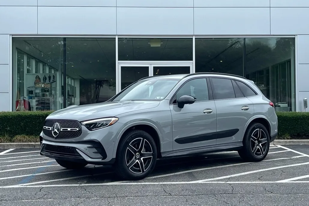 2025 Mercedes Benz GLC 300 4MATIC photo 1