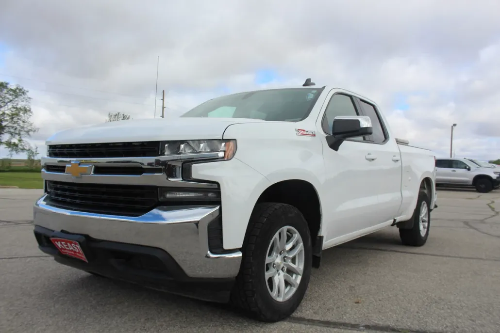 2019 Chevrolet Silverado 1500 LT photo 1