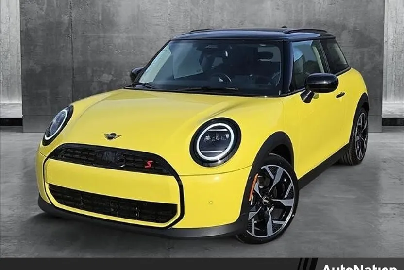 2025 Mini Cooper 2 Door Hardtop Signature photo 1
