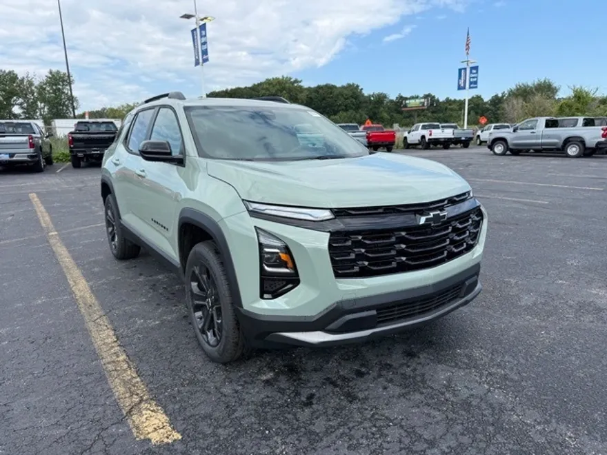 2026 Chevrolet Equinox LT photo 1