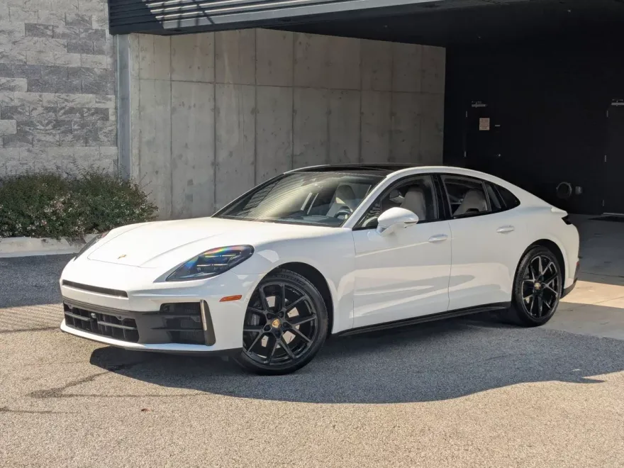 2024 Porsche Panamera 4 photo 1