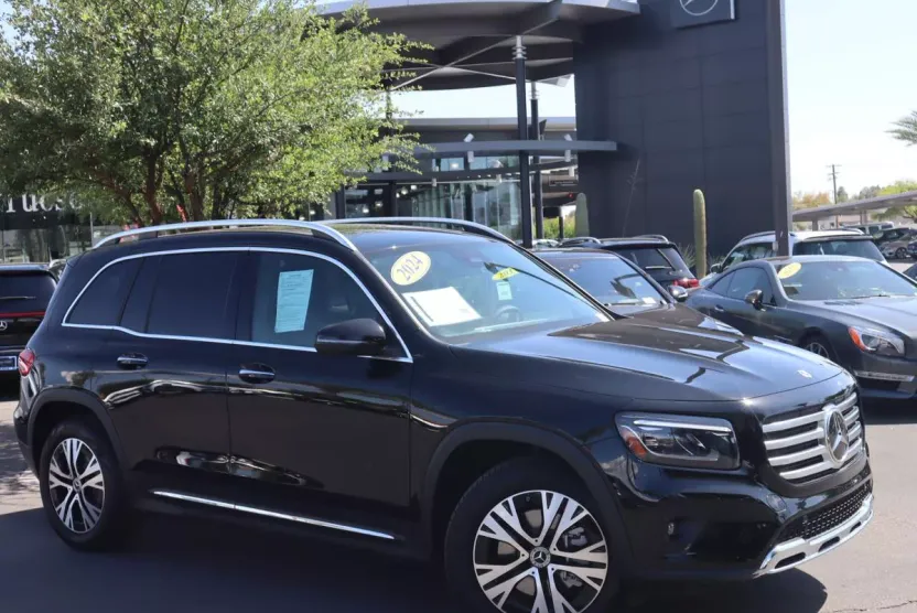 2024 Mercedes Benz GLB 250 photo 1