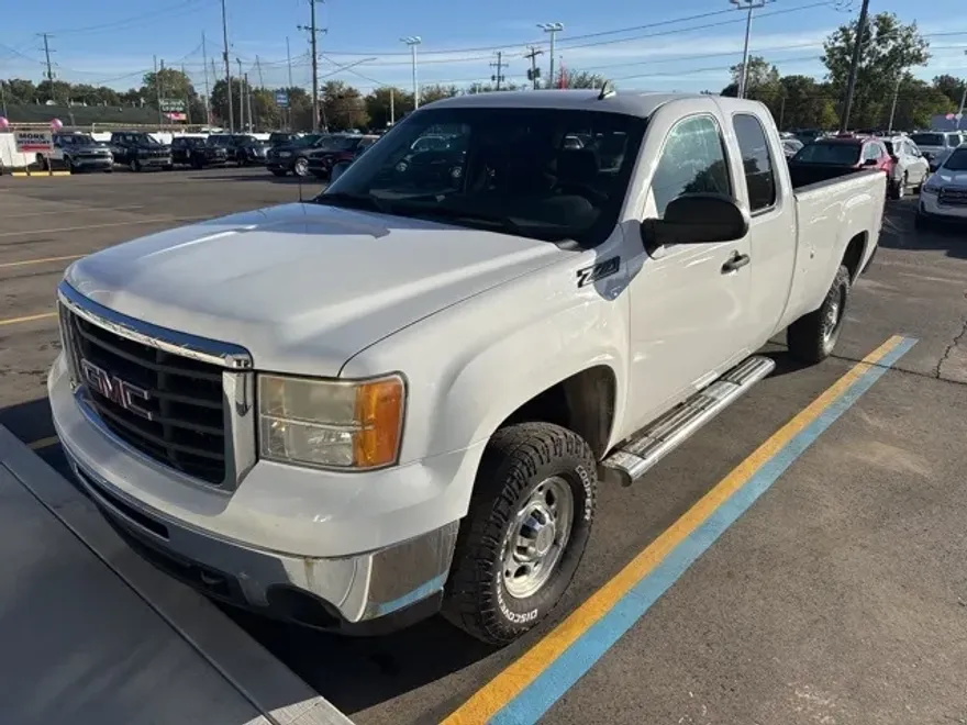 2009 Gmc Sierra SLE photo 1