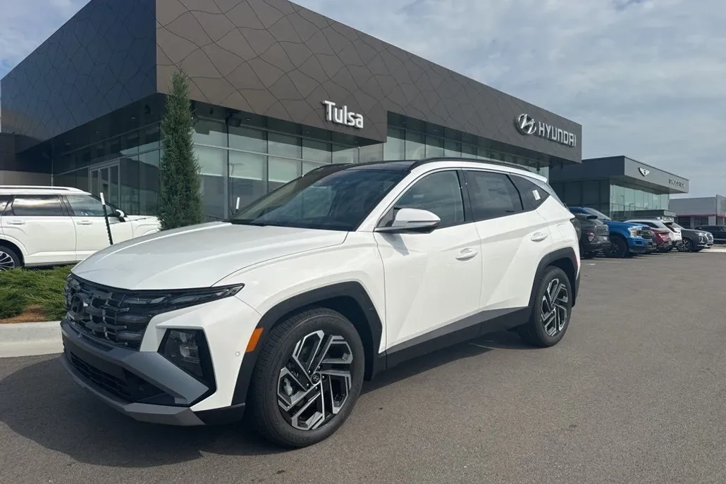2025 Hyundai Tucson Limited photo 1