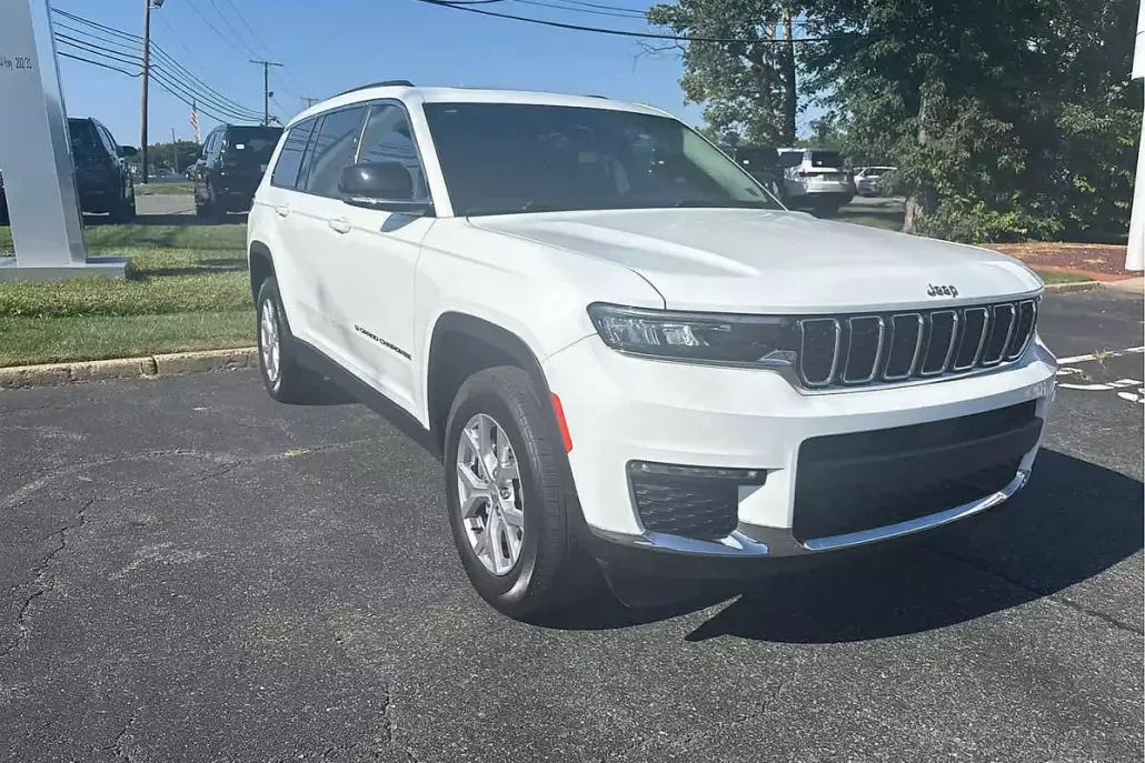 2022 Jeep Grand Cherokee Limited photo 1