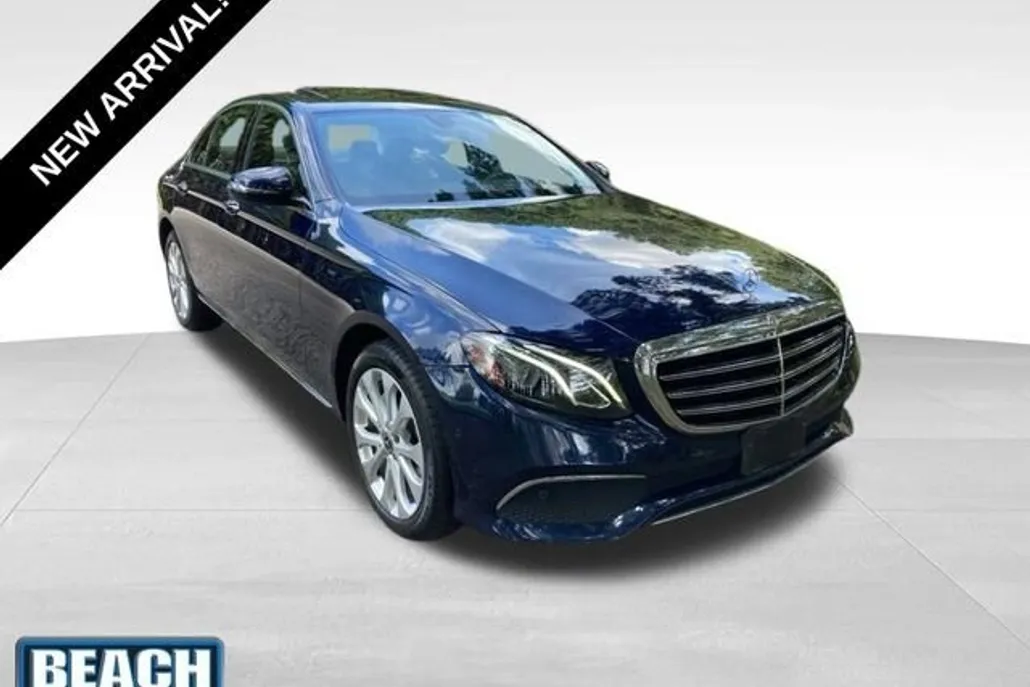 2018 Mercedes Benz E 300 4MATIC photo 1
