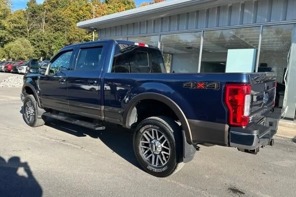 2017 Ford F-250 Lariat photo 1