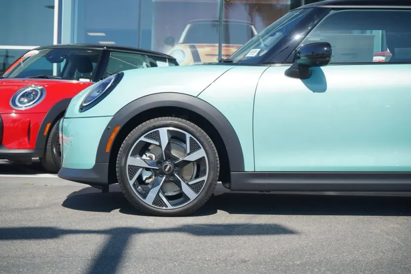 2026 Mini Cooper 2 Door Hardtop Iconic photo 1
