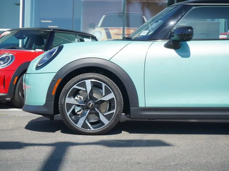 2026 Mini Cooper 2 Door Hardtop Iconic photo 1