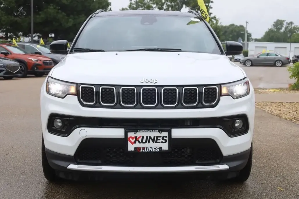 2023 Jeep Compass Limited photo 1