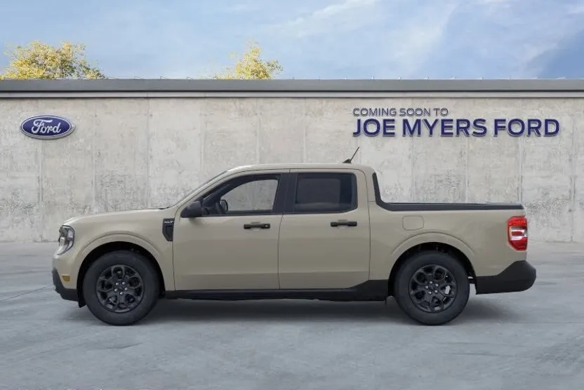 2025 Ford Maverick XLT photo 1