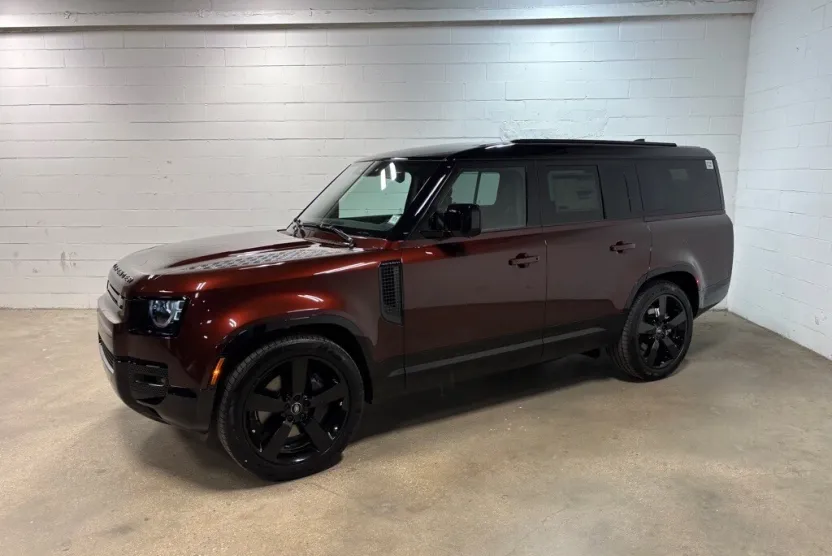 2025 Land Rover Defender X-Dynamic SE photo 1