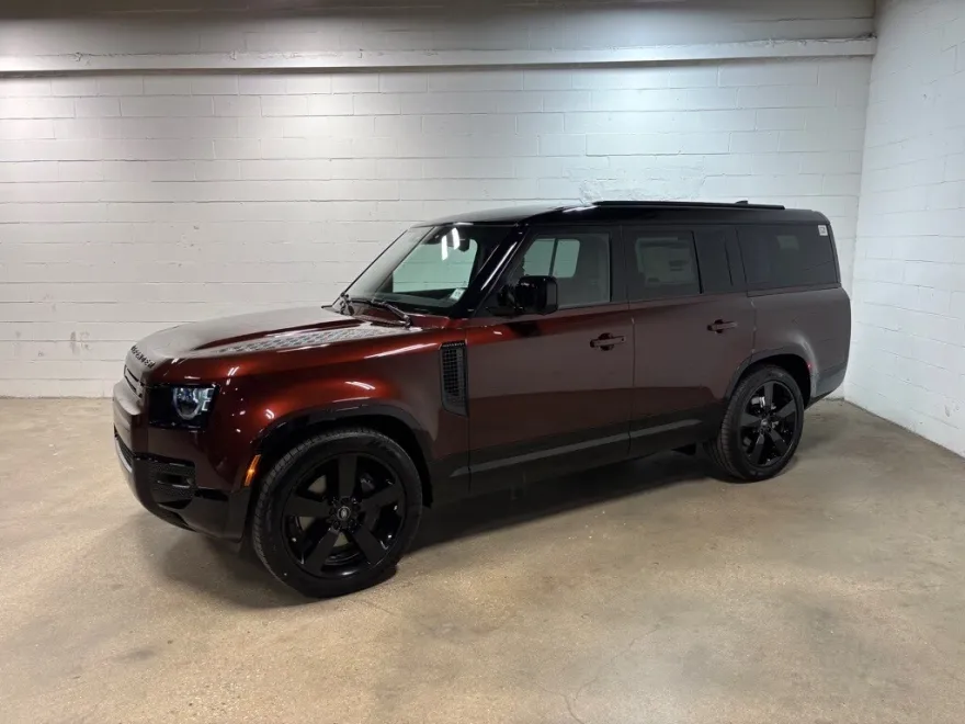2025 Land Rover Defender X-Dynamic SE photo 1