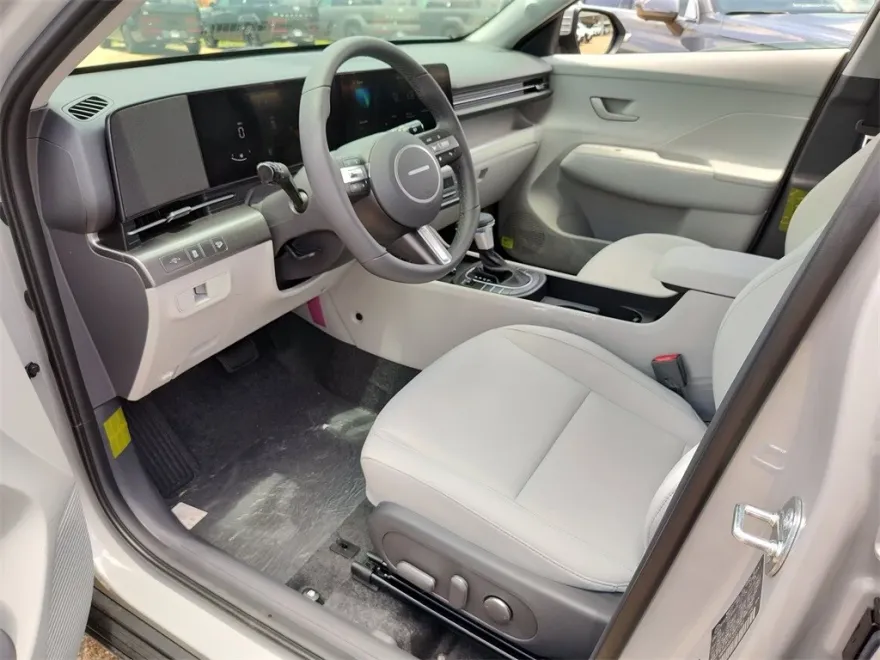 2025 Hyundai Kona SEL photo 1