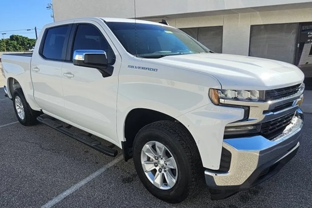 2020 Chevrolet Silverado 1500 LT photo 1