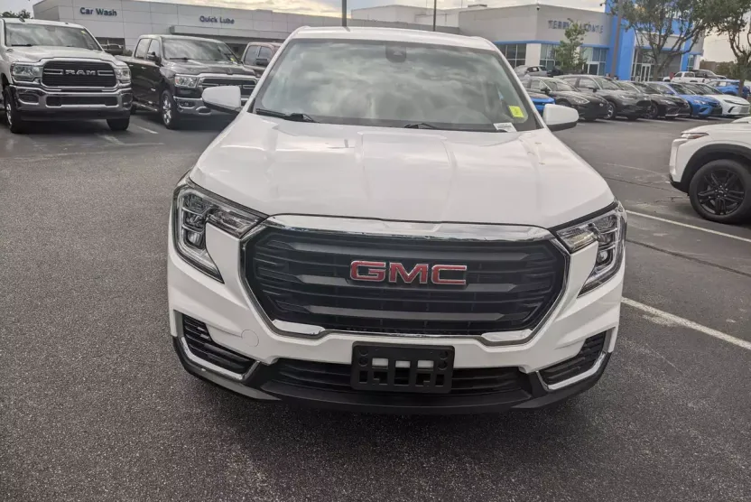 2024 Gmc Terrain SLE photo 1