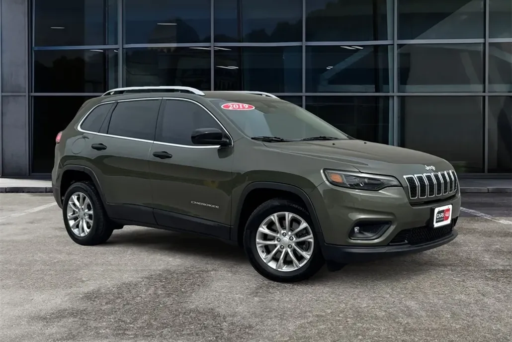 2019 Jeep Cherokee Latitude photo 1