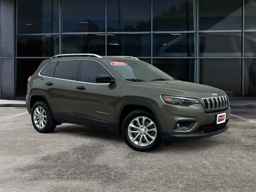 2019 Jeep Cherokee Latitude photo 1
