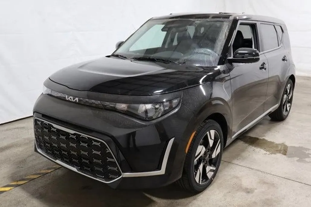 2025 Kia Soul GT-Line photo 1