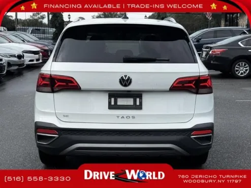 2023 Volkswagen Taos SE photo 4