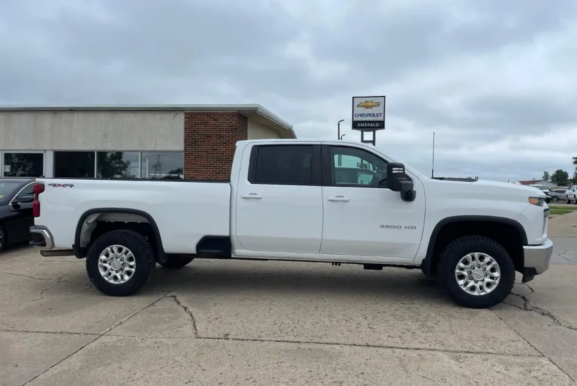2020 Chevrolet Silverado 3500HD LT photo 1