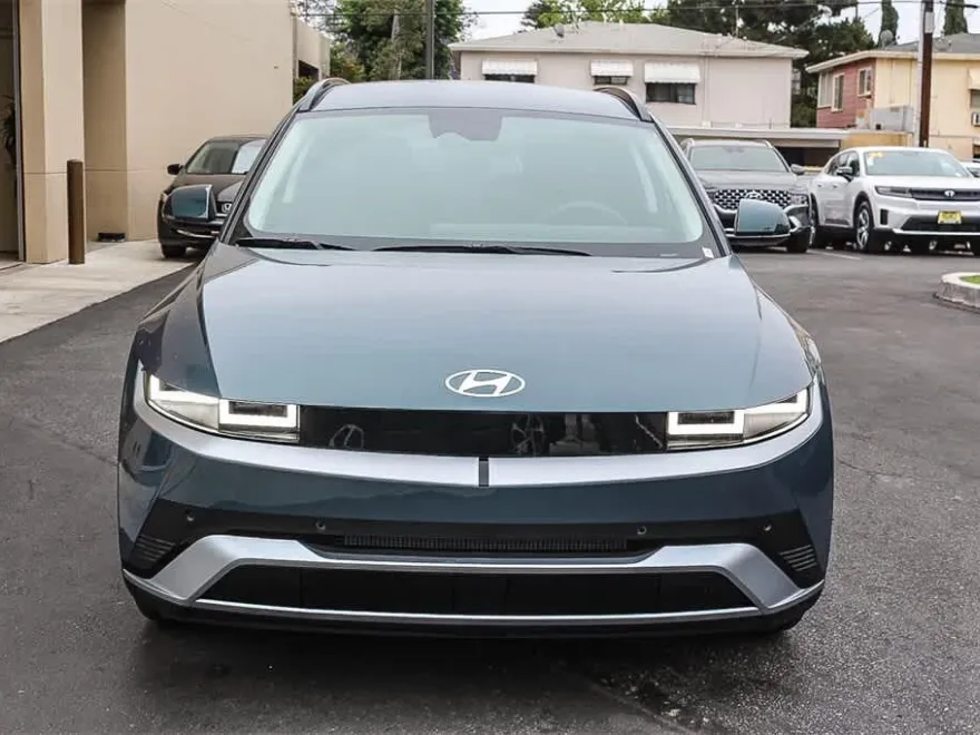 2025 Hyundai Ioniq 5 SEL photo 1