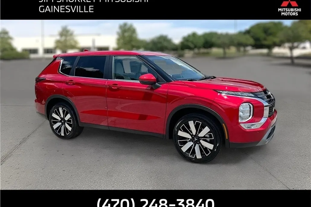 2025 Mitsubishi Outlander SE photo 1