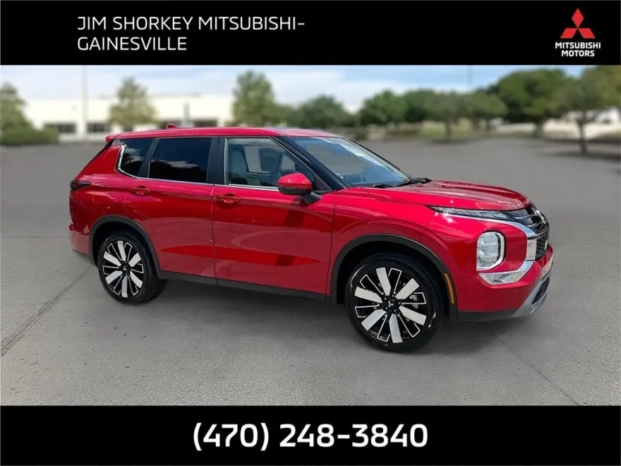 2025 Mitsubishi Outlander SE photo 1
