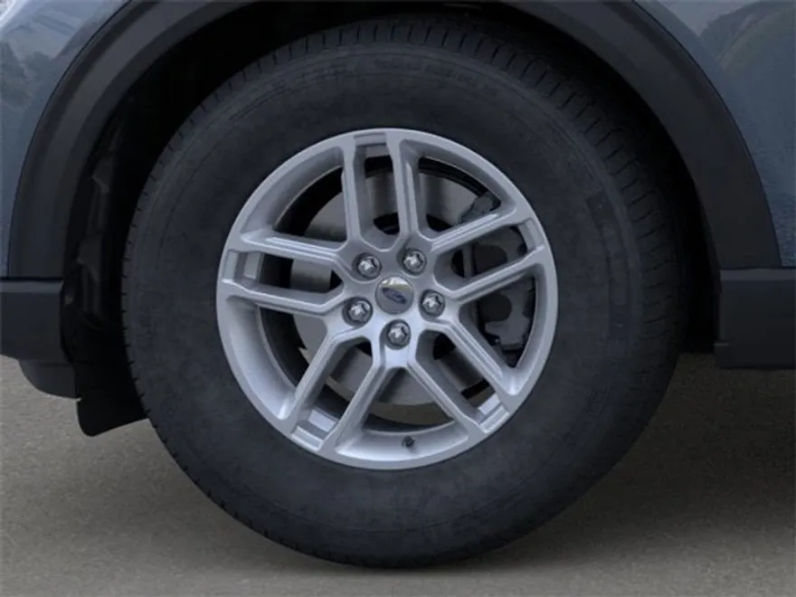 2025 Ford Explorer photo 1