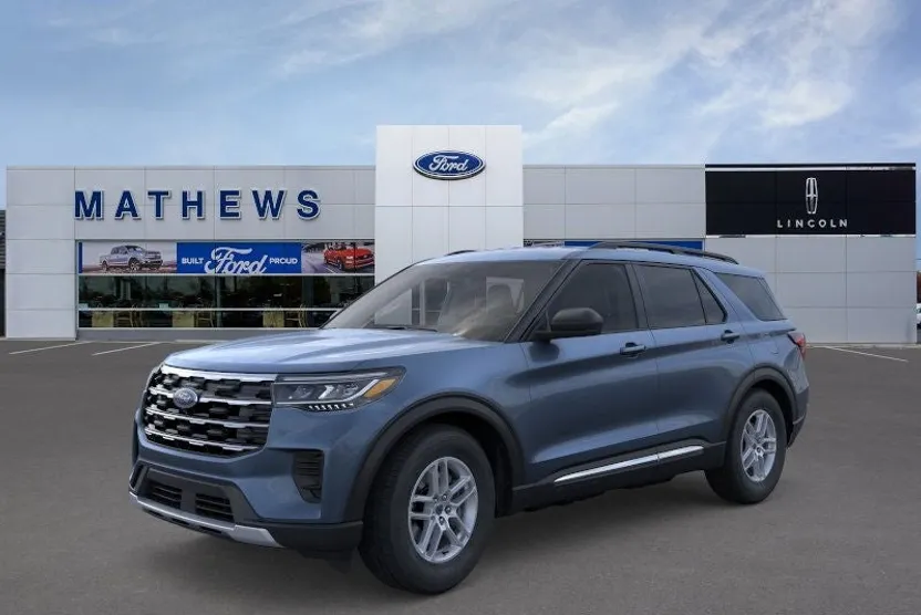 2025 Ford Explorer photo 1
