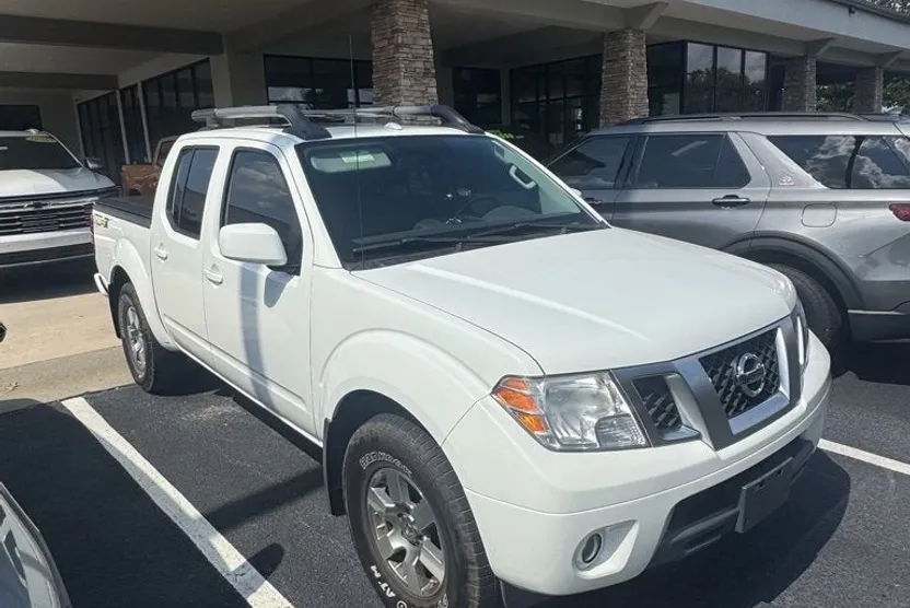 2013 Nissan Frontier PRO-4X photo 1